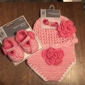 NWT Baby hat, diaper cover & matching booties